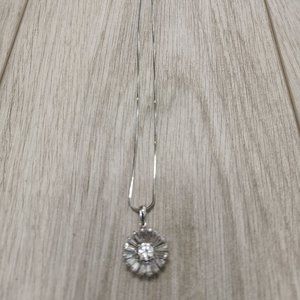 Sterling silver necklace with pendant